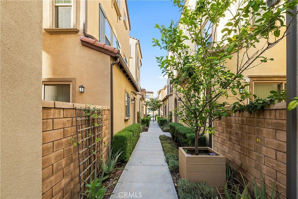 831 Wintergreen Way Upland, CA 91786 - Thumbnail 3