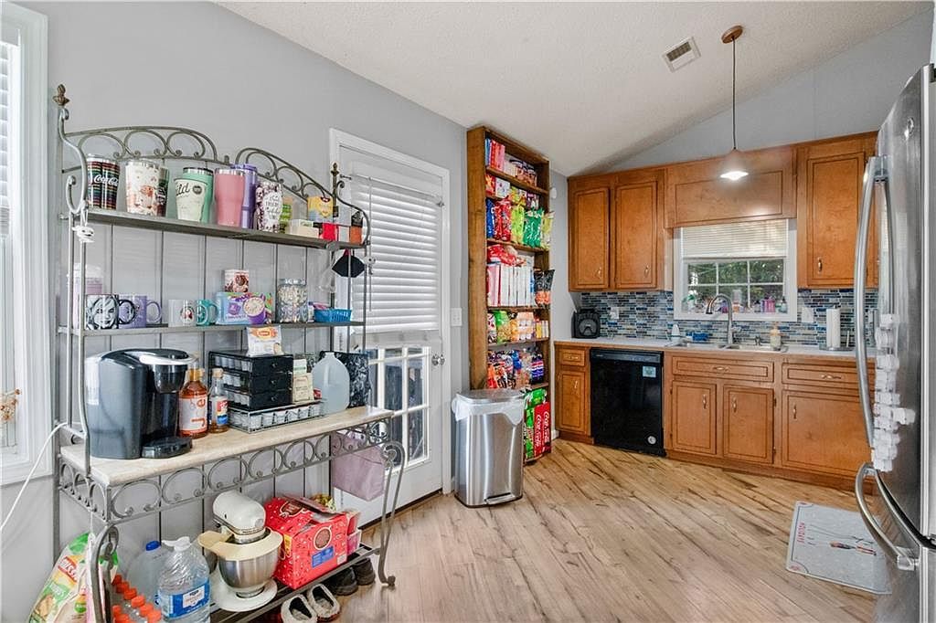 111 Amberwood Ln Kingston, GA 30145 - Thumbnail 3