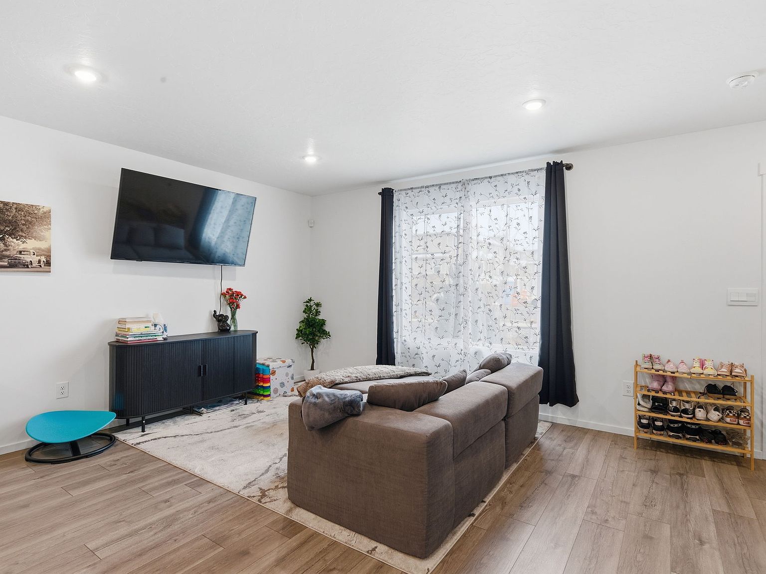 1796 N Blue Iris Ave Tooele, UT 84074 - Thumbnail 3