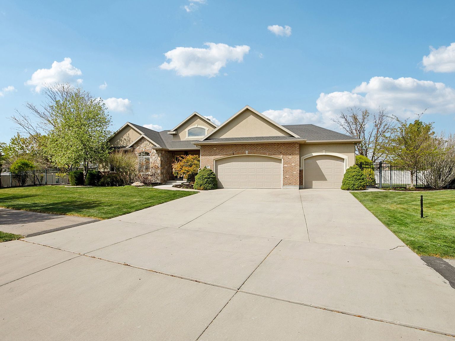 699 Carlquist Dr Draper, UT 84020 - Thumbnail 3