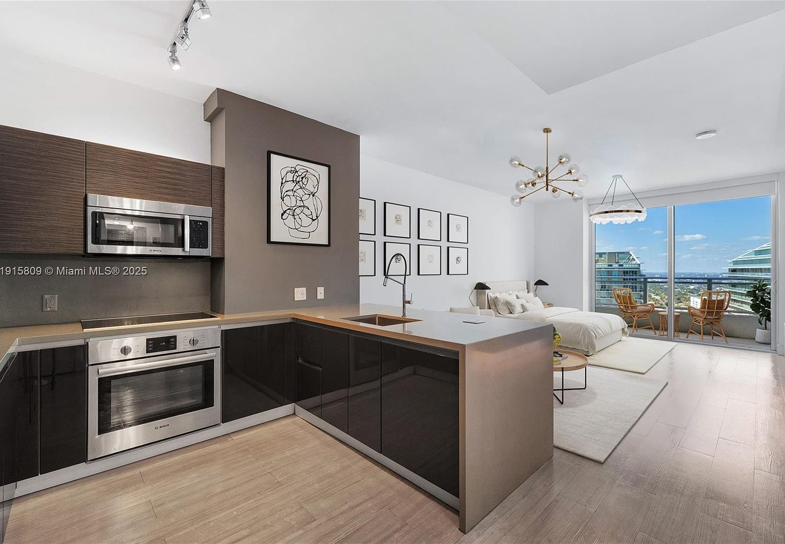 1080 Brickell Ave UNIT 3705 Miami, FL 33131 - Thumbnail 3