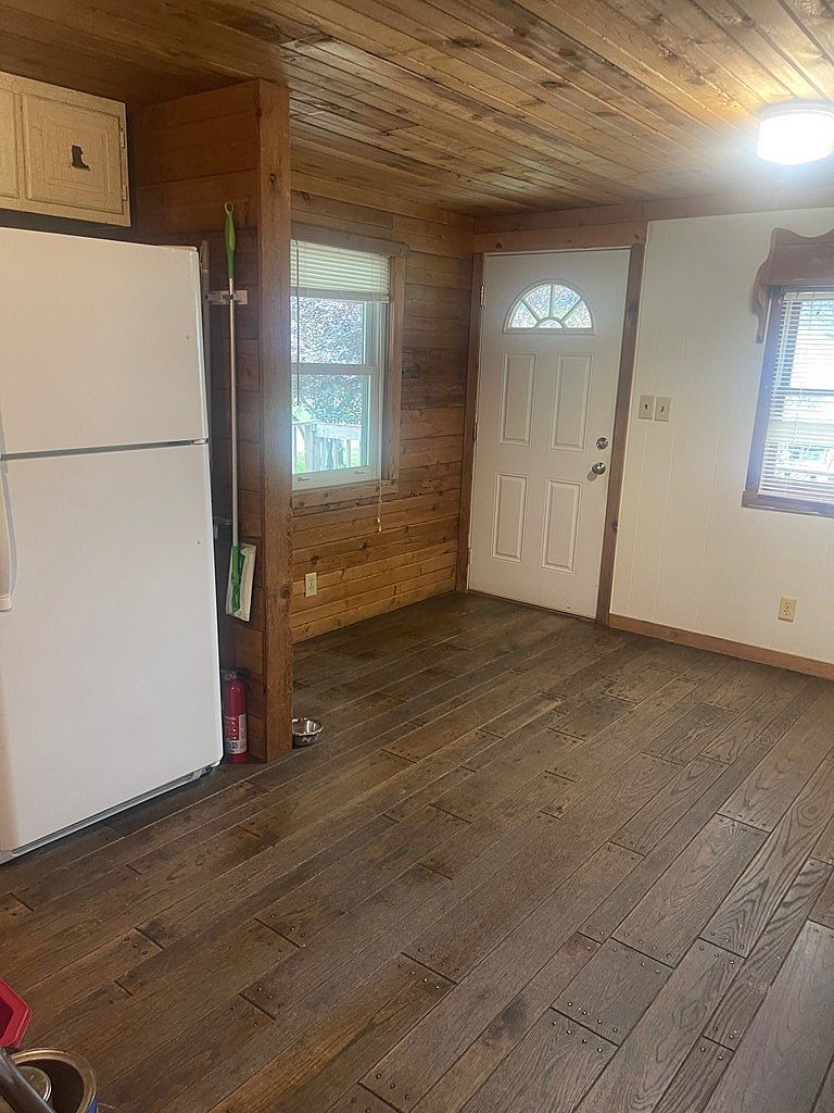 508 Overlook Ter Jenkins, KY 41537 - Thumbnail 3