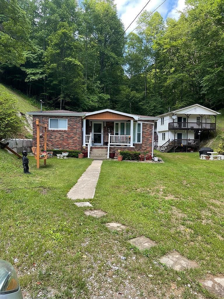 94 & 96 Mud Ln Whitesburg, KY 41858 - Thumbnail 3