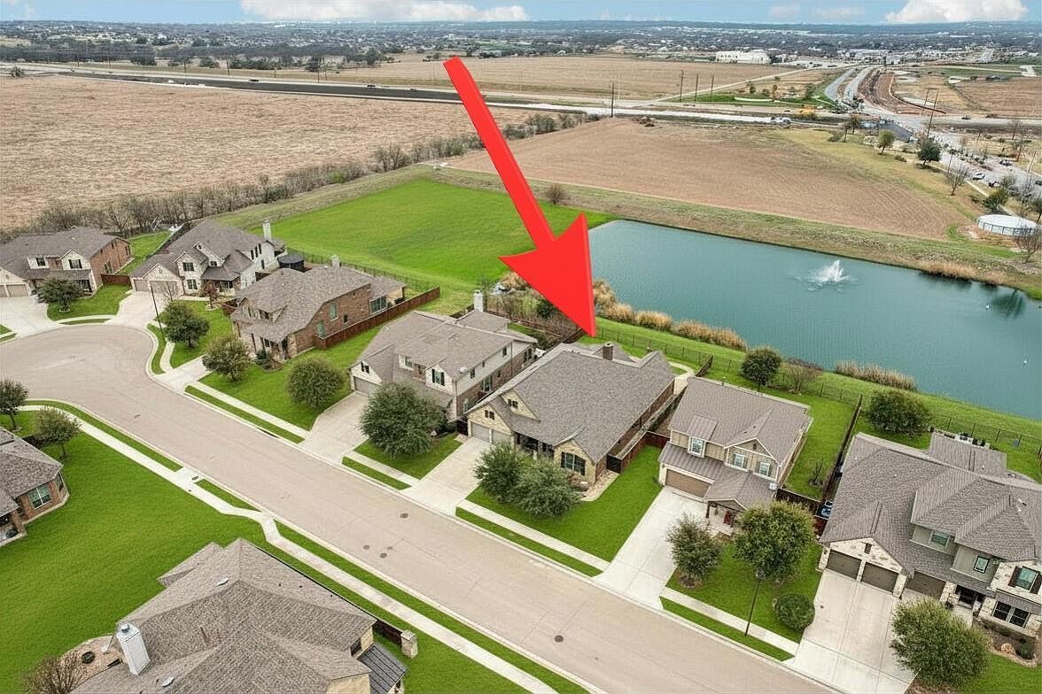 204 Norcia Loop Liberty Hill, TX 78642 - Thumbnail 3