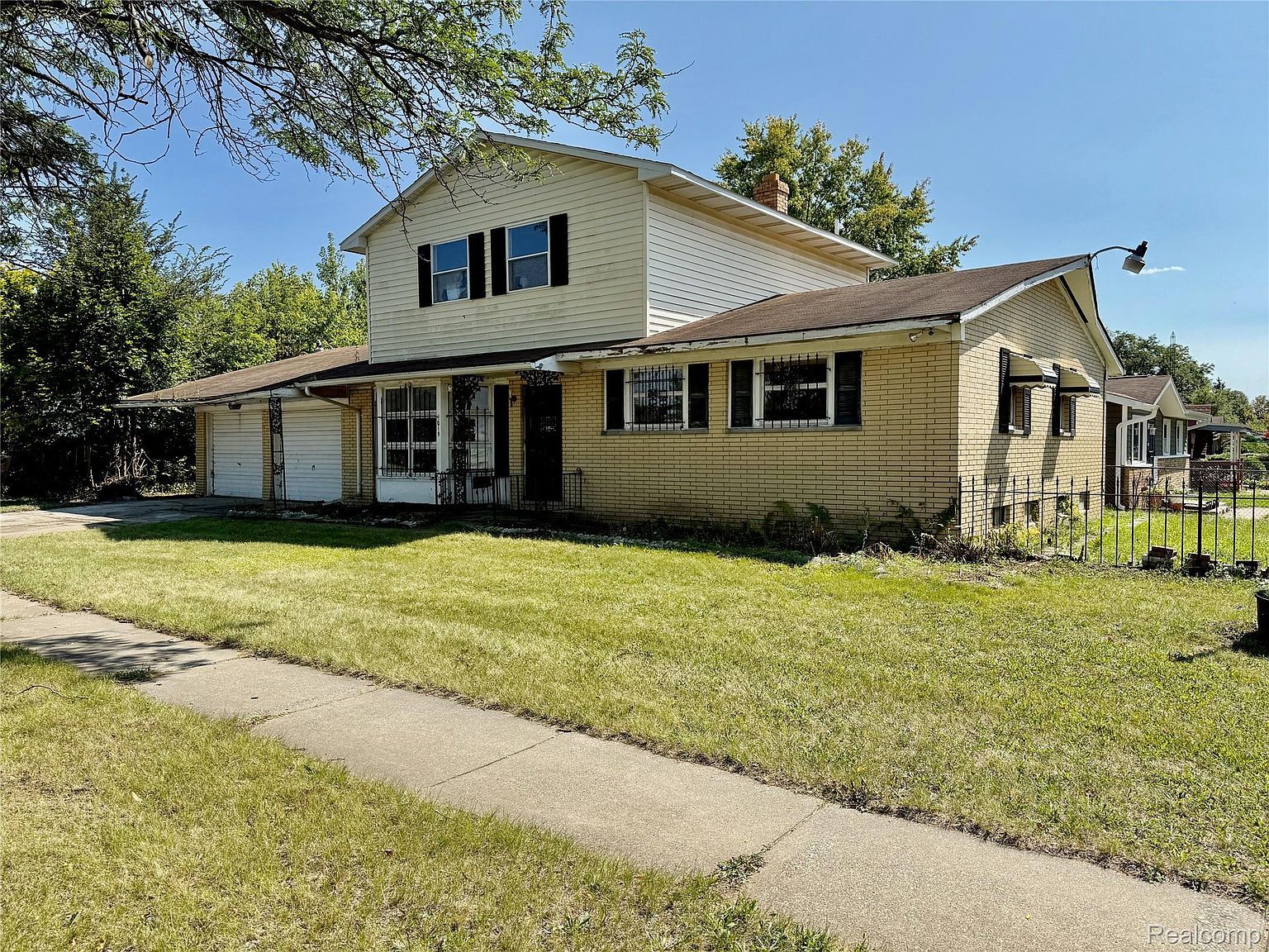 1015 W Carpenter Rd Flint, MI 48505 - Thumbnail 3