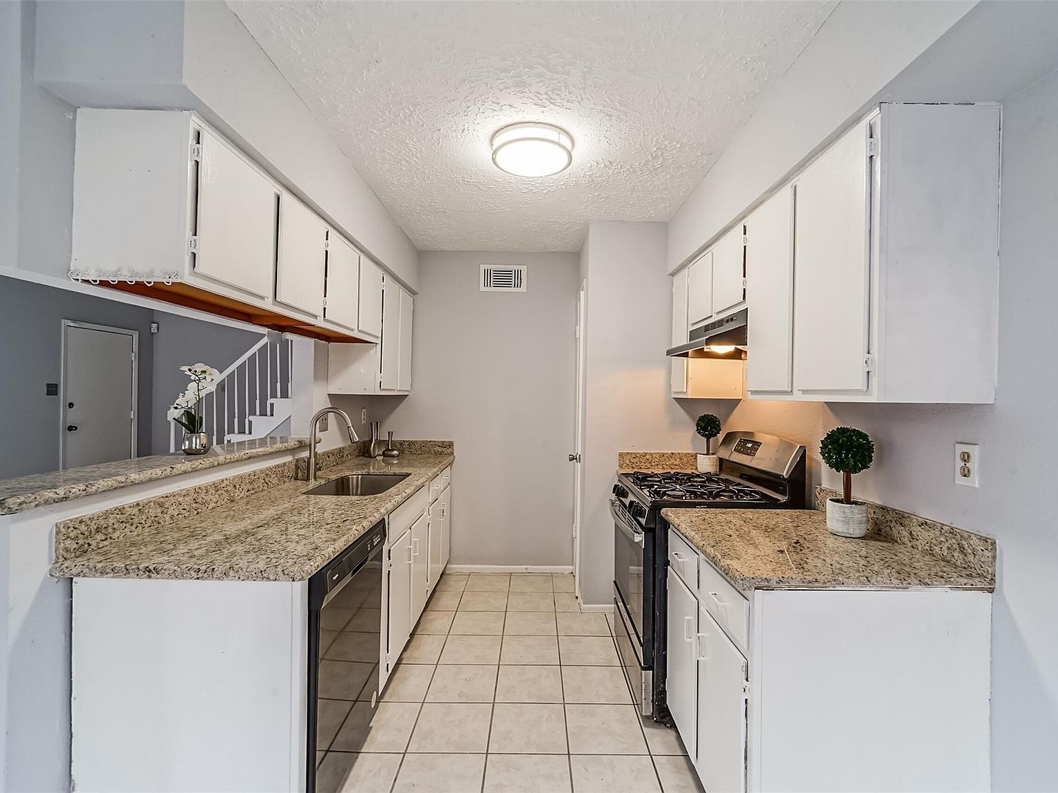 10910 Drakeland Dr Humble, TX 77396 - Thumbnail 3