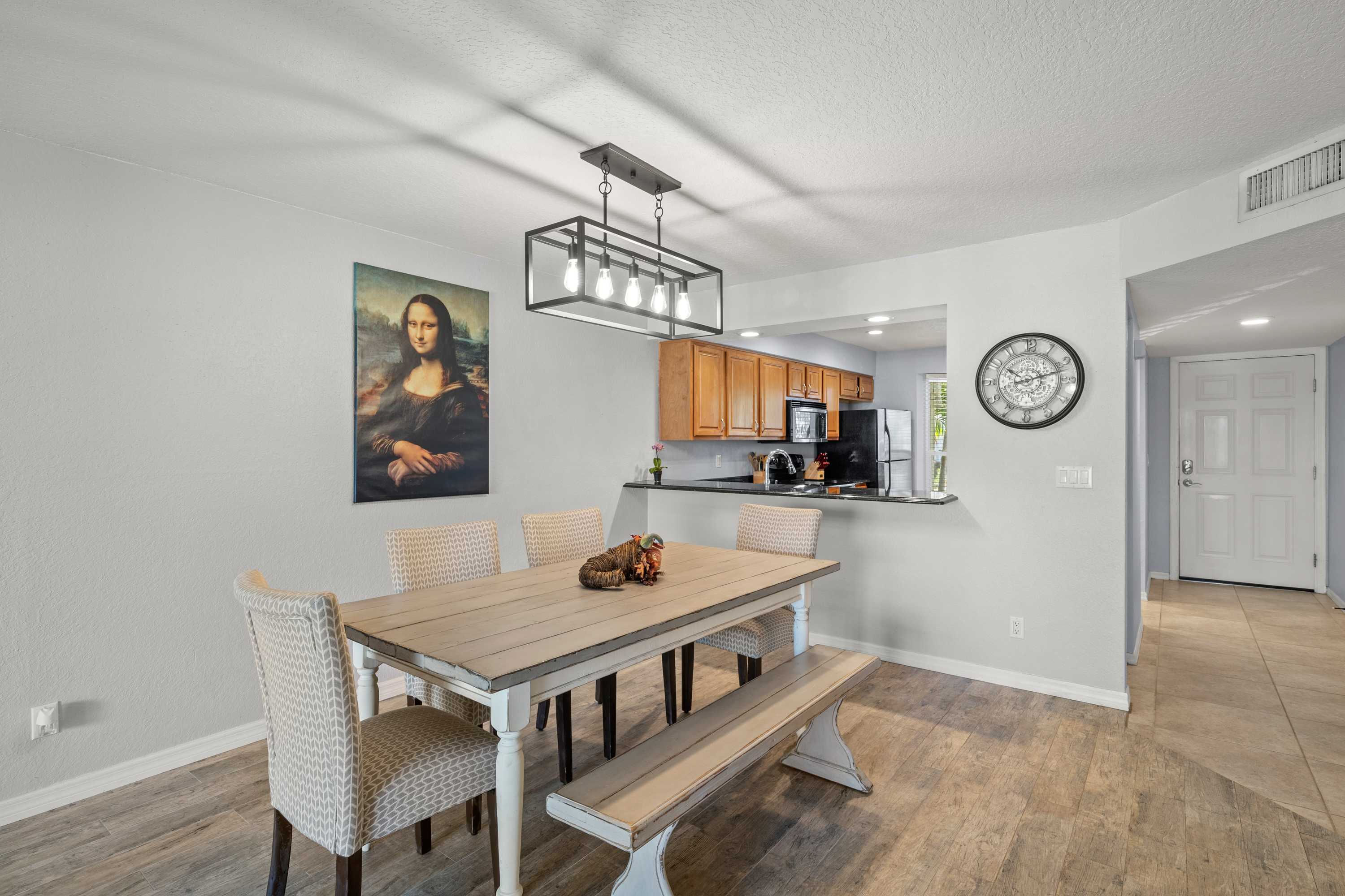 10399 Paradise Boulevard #102, Treasure Island, FL, USA, 33706 - Thumbnail 3