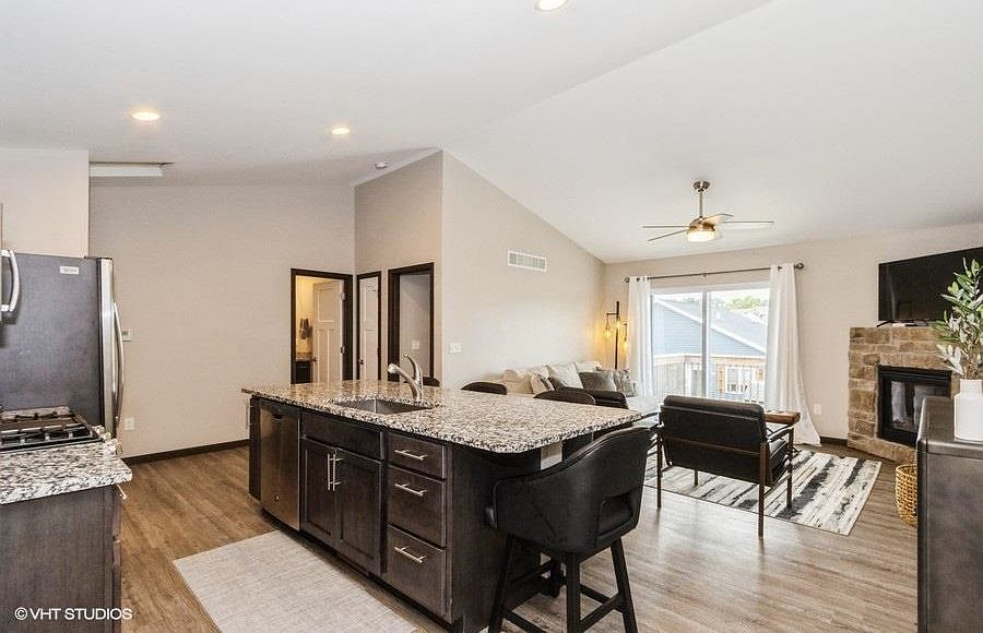 611 Riley Ln West Branch, IA 52358 - Thumbnail 3