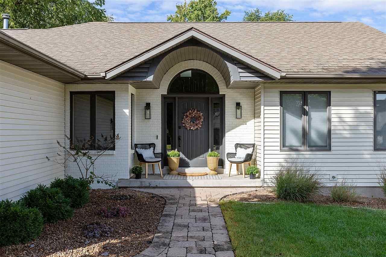 1804 Brown Deer Trl Coralville, IA 52241 - Thumbnail 3