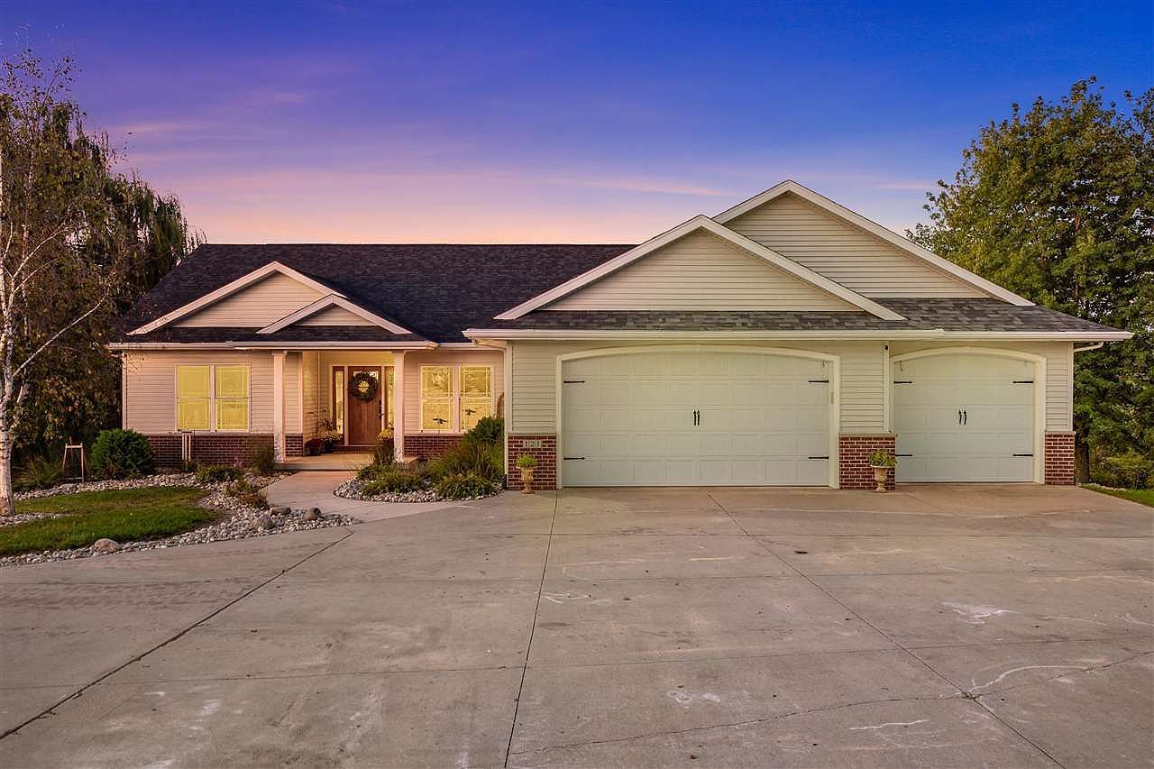 121 Pheasant Run West Branch, IA 52358 - Thumbnail 3