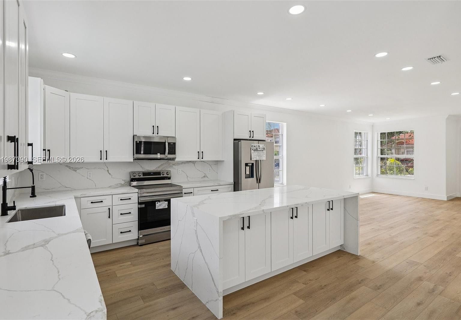 12425 NW 54th Ct Coral Springs, FL 33076 - Thumbnail 3