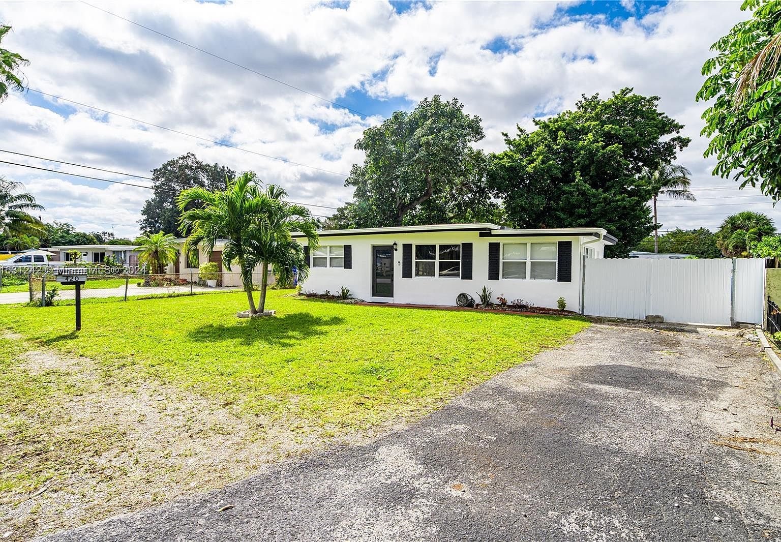 420 S 61st Ter Hollywood, FL 33023 - Thumbnail 3