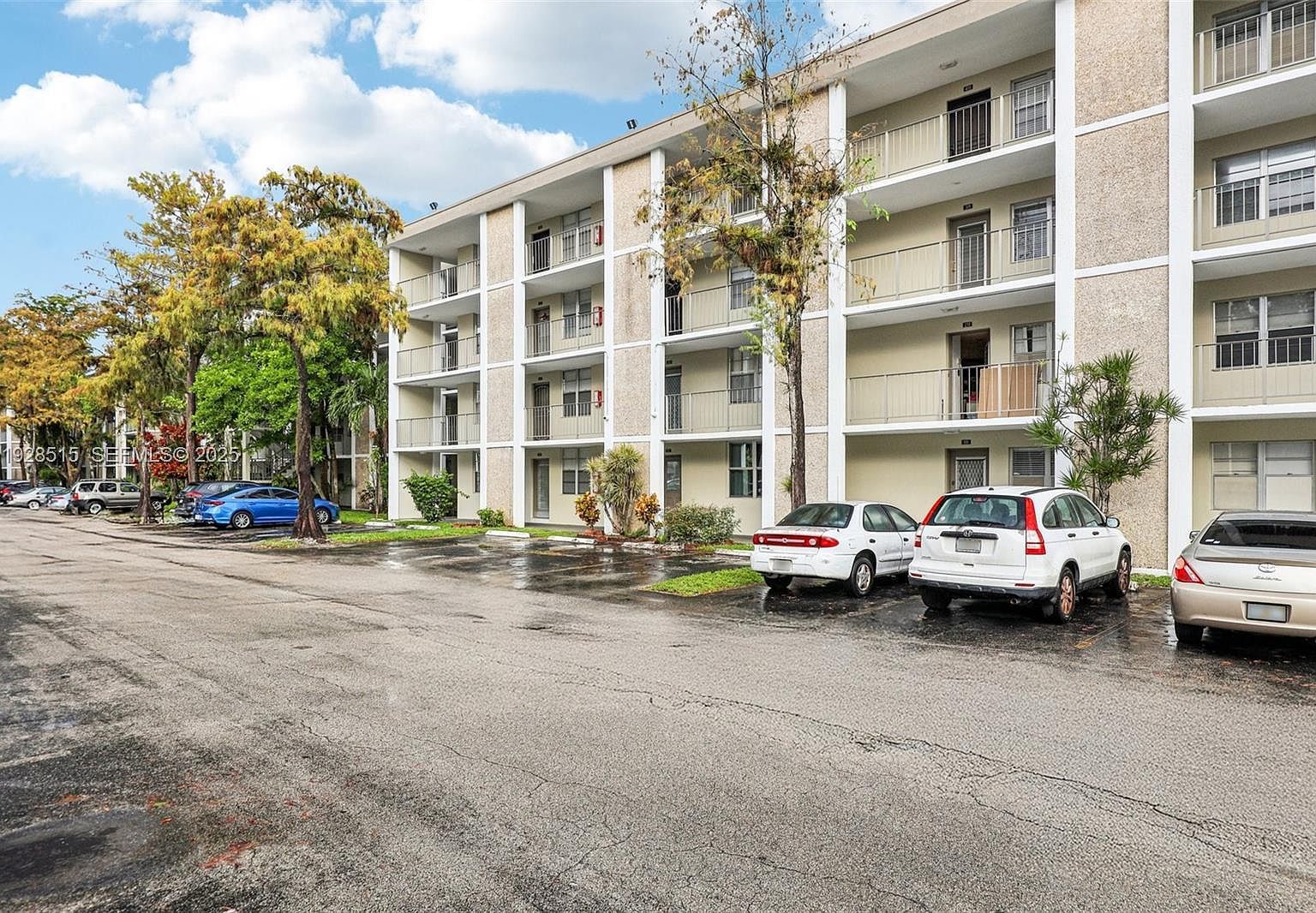 2900 NW 48th Ter APT 115 Fort Lauderdale, FL 33313 - Thumbnail 3