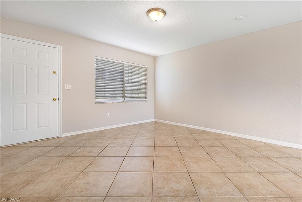 1164 Vernon Ave Pt Charlotte, FL 33948 - Thumbnail 3