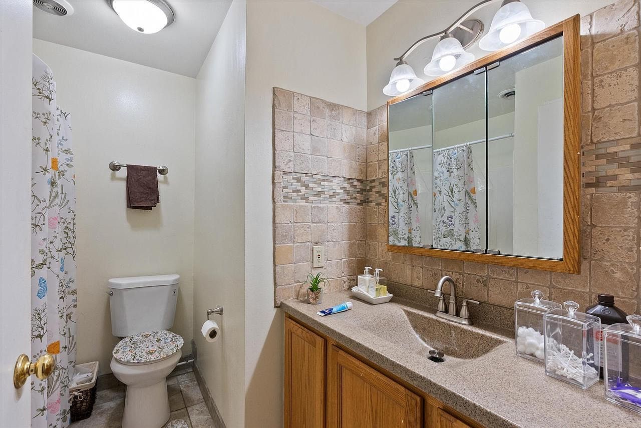 1631 E Belleview Pl #1633 Milwaukee, WI 53211 - Thumbnail 3