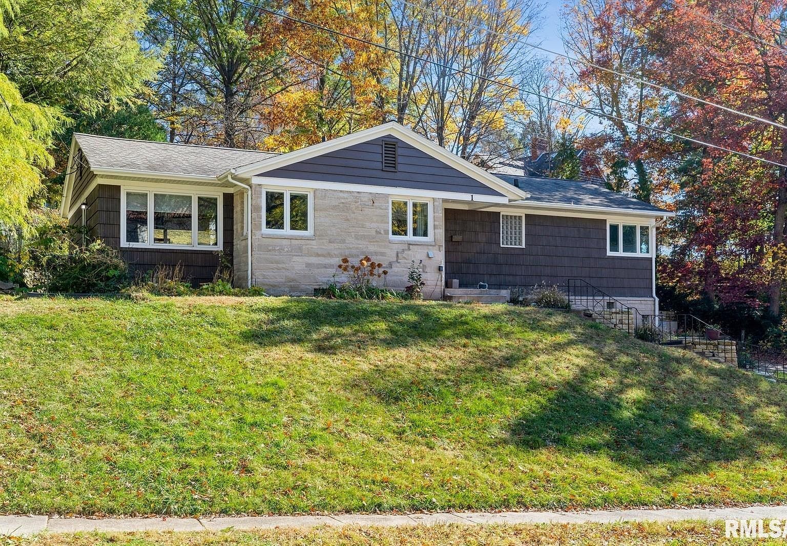 1 Kenwood Ave Davenport, IA 52803 - Thumbnail 3