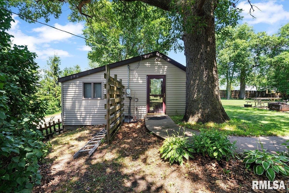 5460 Moline Rd Erie, IL 61250 - Thumbnail 3