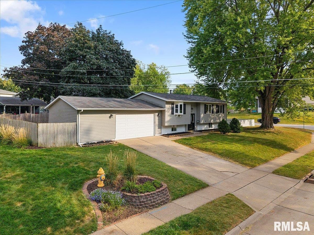 4153 Greenbrier Dr Bettendorf, IA 52722 - Thumbnail 3