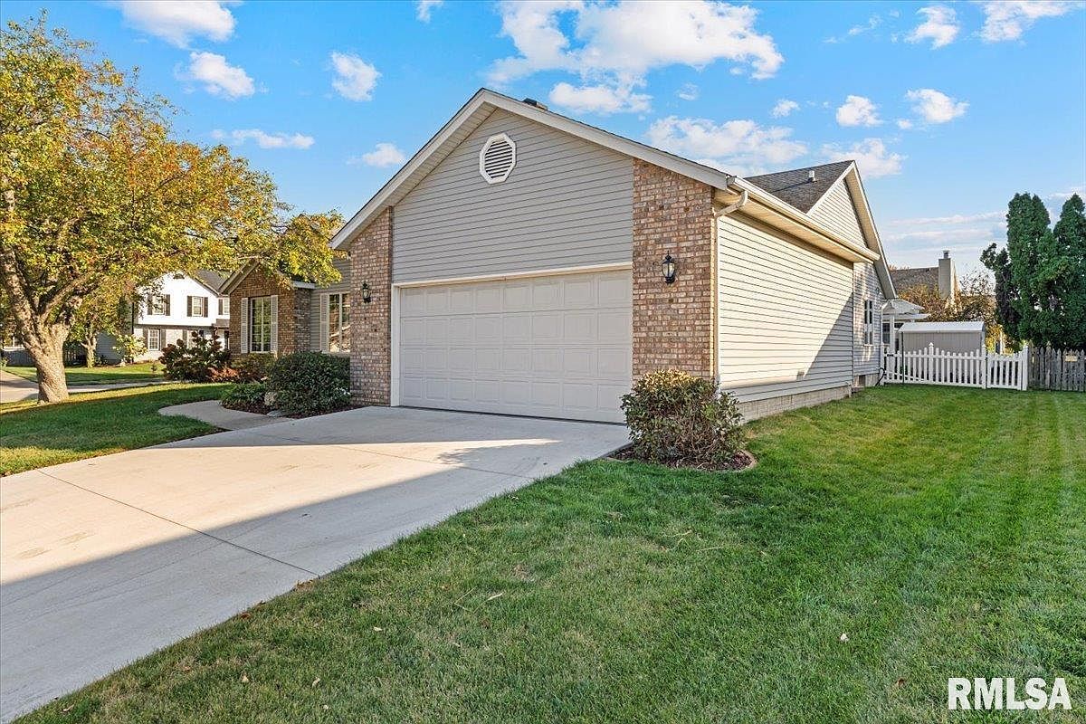 2605 Hunter Rd Bettendorf, IA 52722 - Thumbnail 3