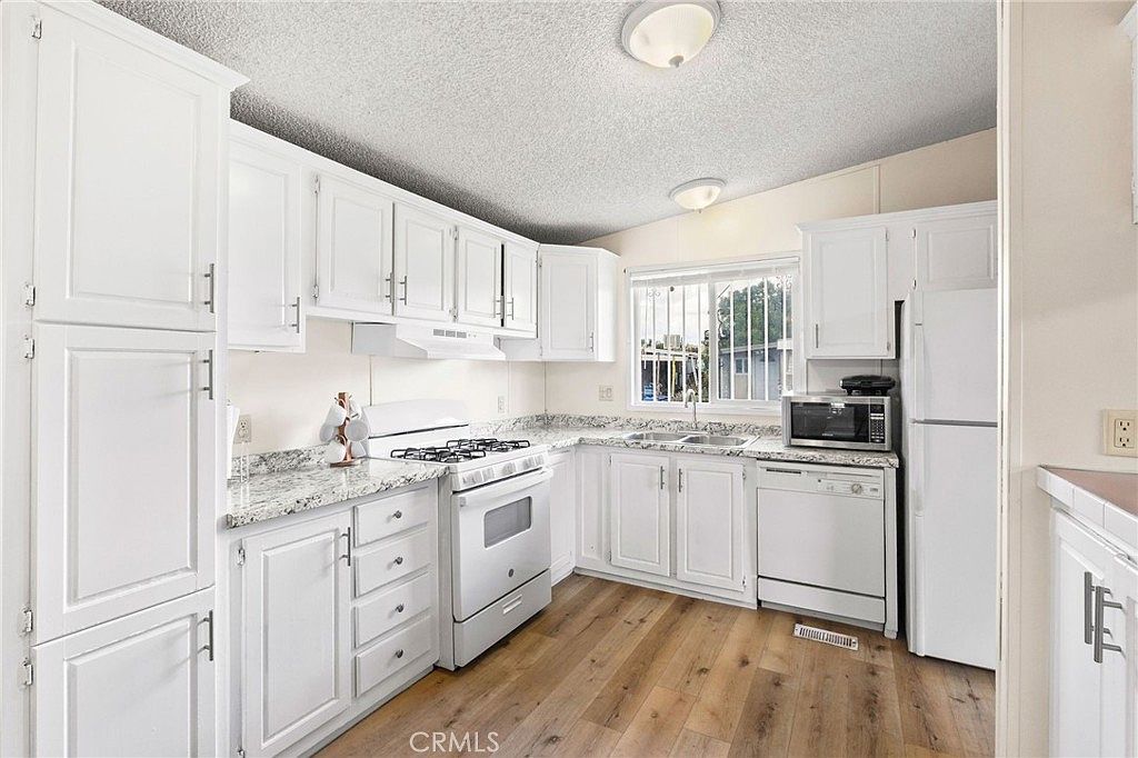 10701 Cedar Ave SPACE 112 Bloomington, CA 92316 - Thumbnail 3