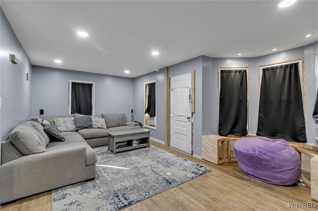 2961 Franklin St Sanborn, NY 14132 - Thumbnail 3