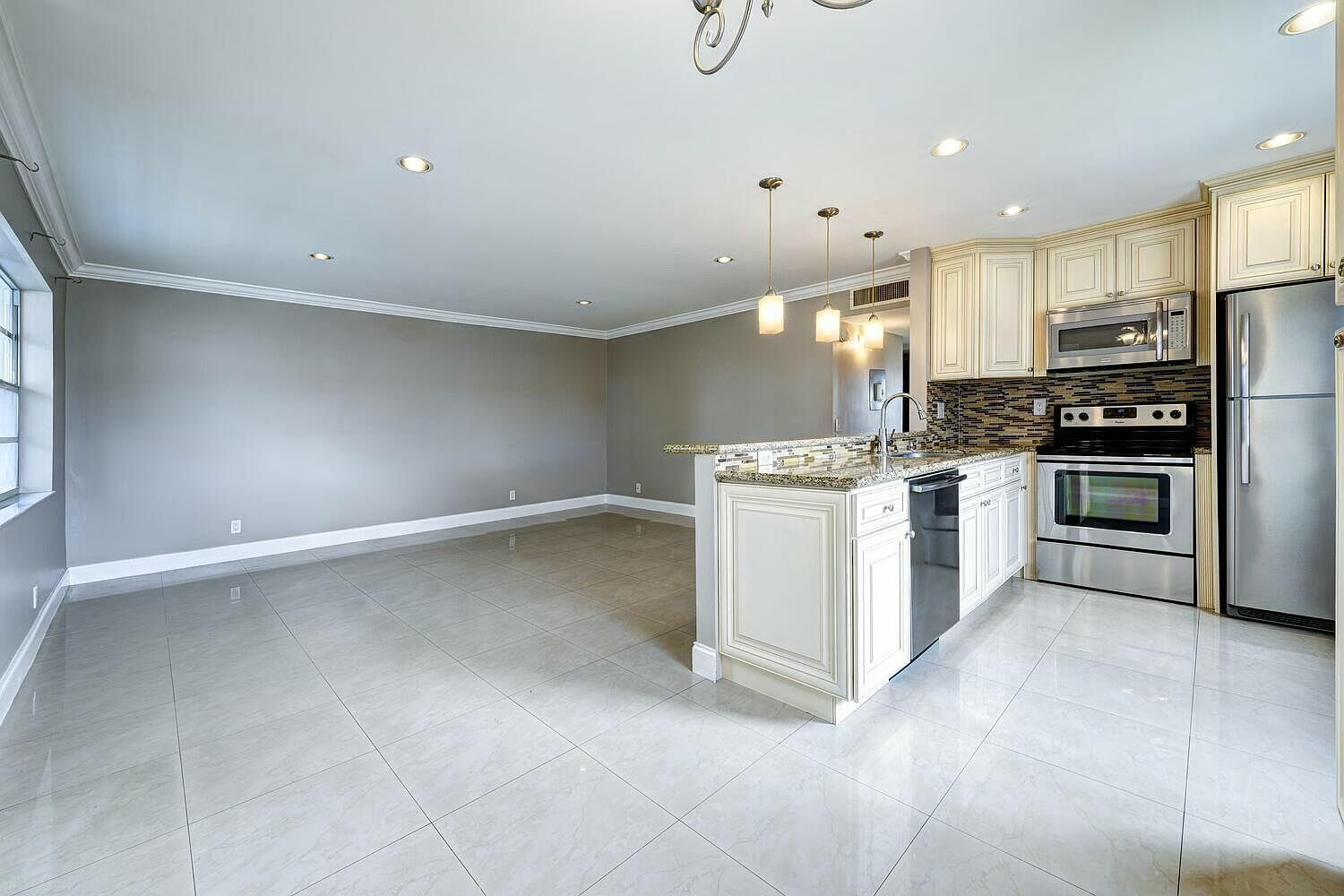 267 Normandy Ln #F Delray Beach, FL 33484 - Thumbnail 3