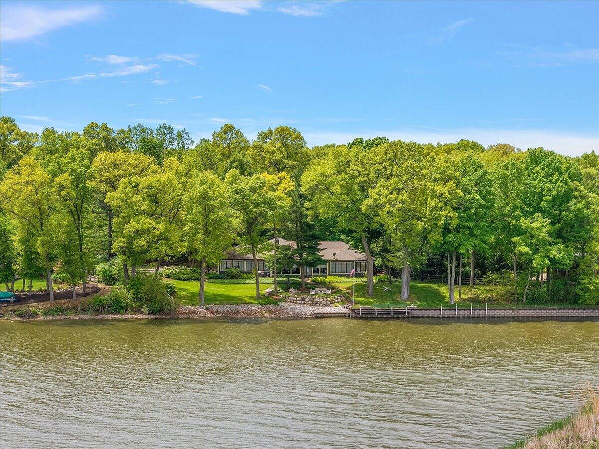 6403 Riverside Rd Fennville, MI 49408 - Thumbnail 3