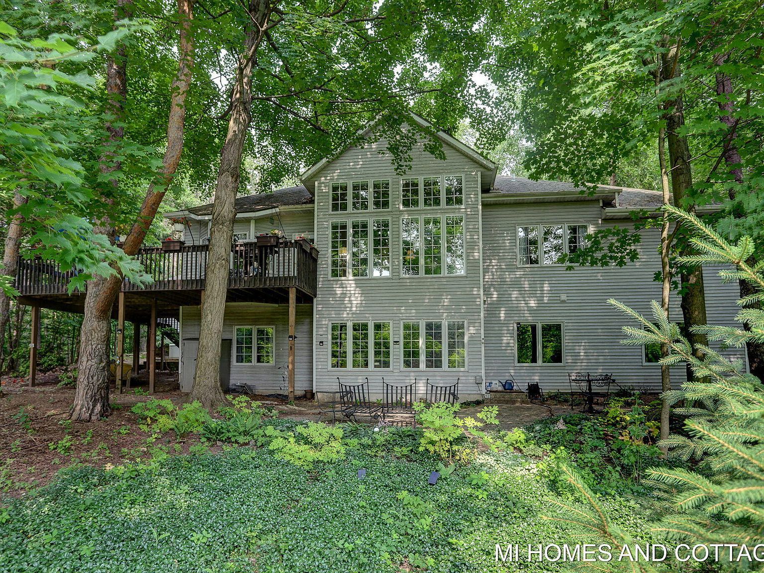 6393 Hidden Pond Dr Holland, MI 49423 - Thumbnail 3