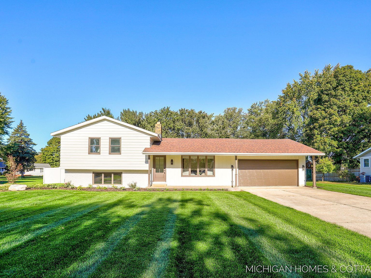 10975 Campanel Dr Zeeland, MI 49464 - Thumbnail 3