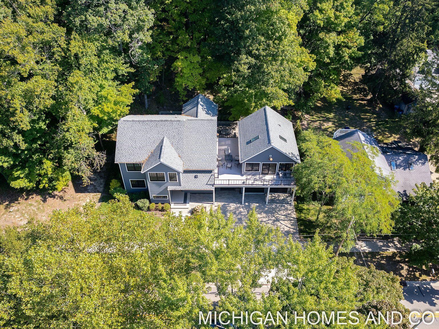 702 Lake St Saugatuck, MI 49453 - Thumbnail 3