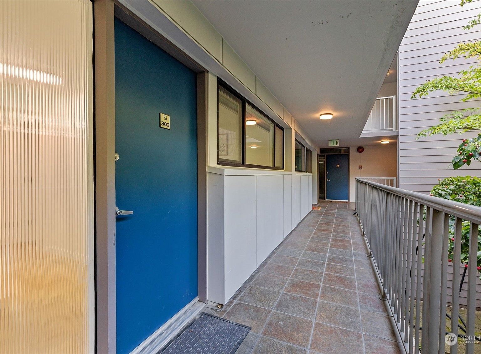 1601 Taylor Ave N APT 303 Seattle, WA 98109 - Thumbnail 3