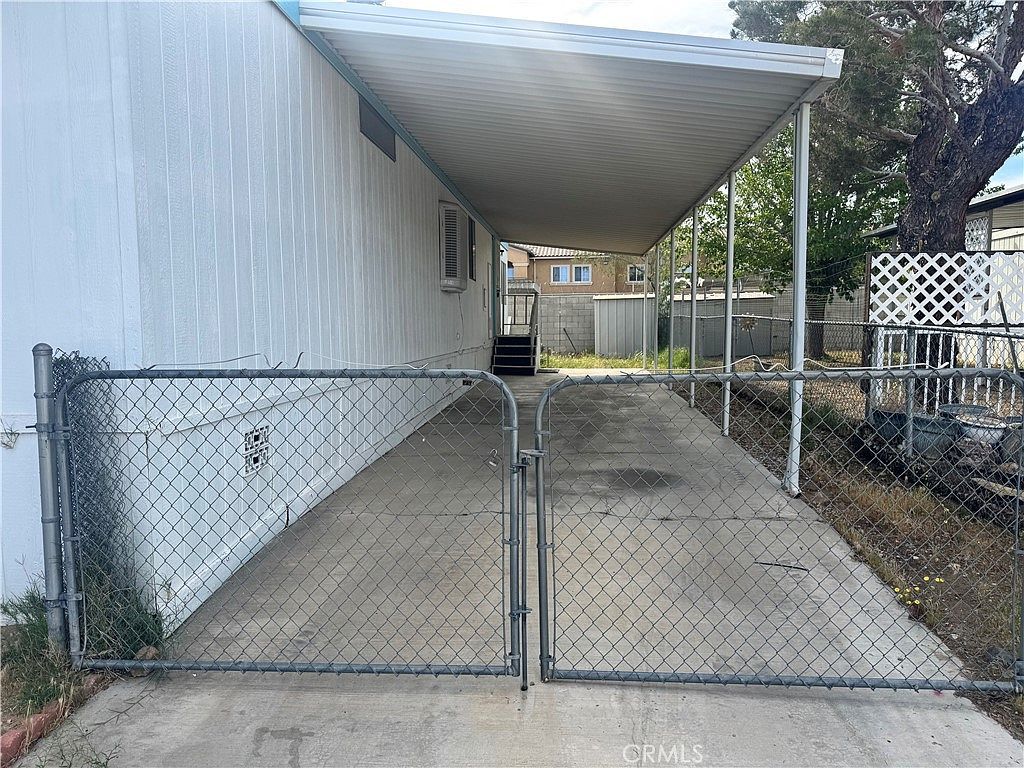 11420 Lee Ave Space 36 Adelanto, CA 92301 - Thumbnail 3