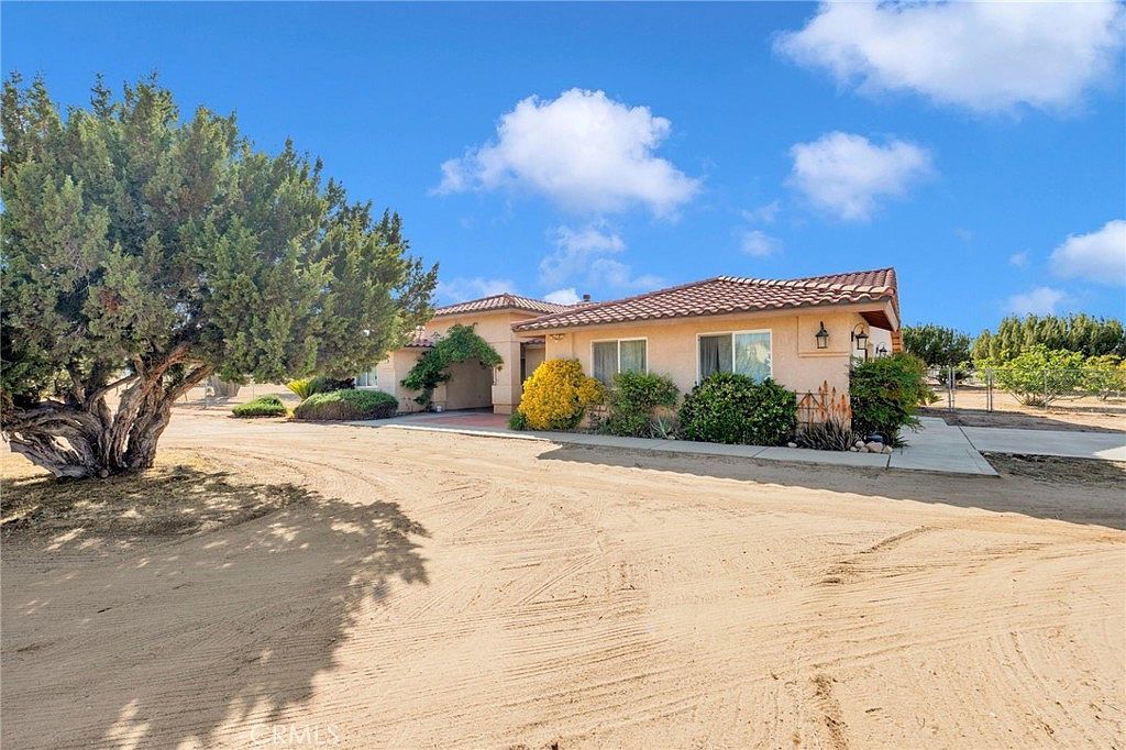 8626 Coyote Trl Oak Hills, CA 92344 - Thumbnail 3