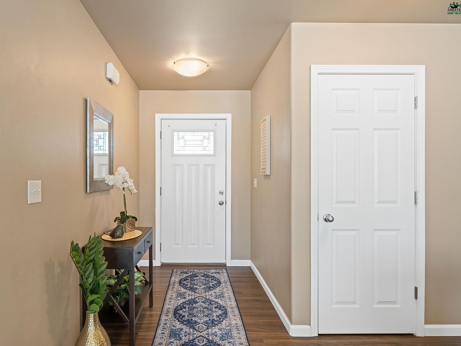 1586 Partow Ln North Pole, AK 99705 - Thumbnail 3