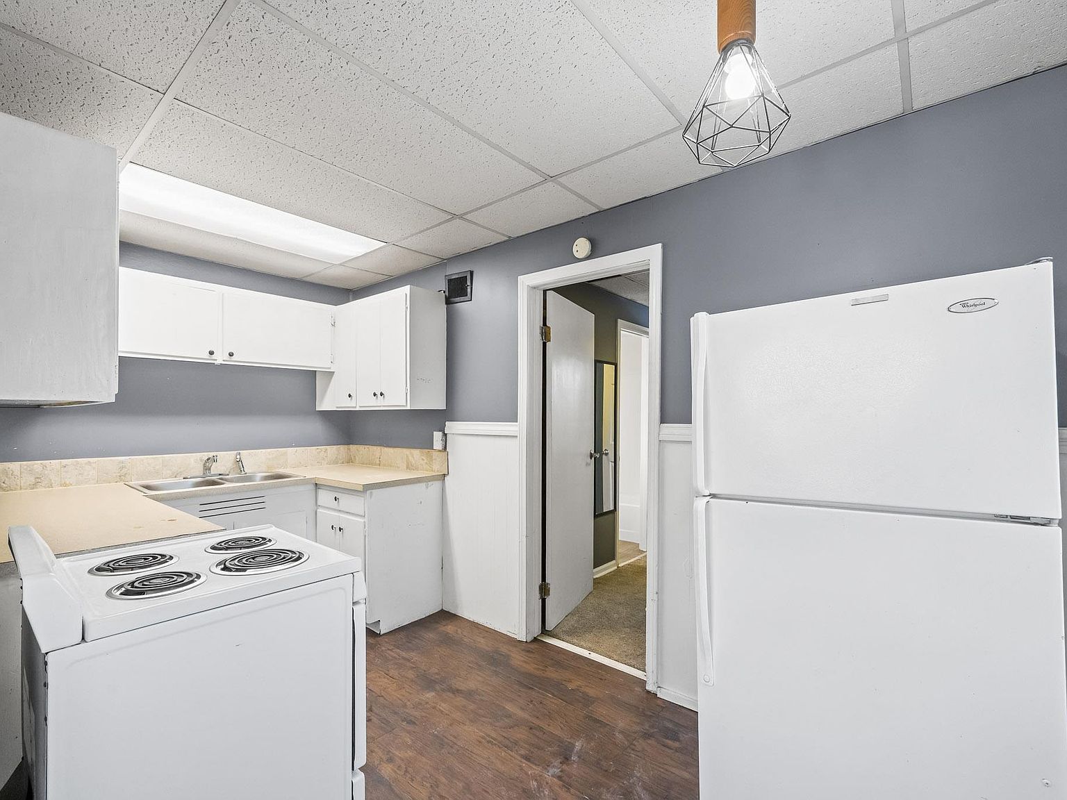 1526 Noble St Fairbanks, AK 99701 - Thumbnail 3