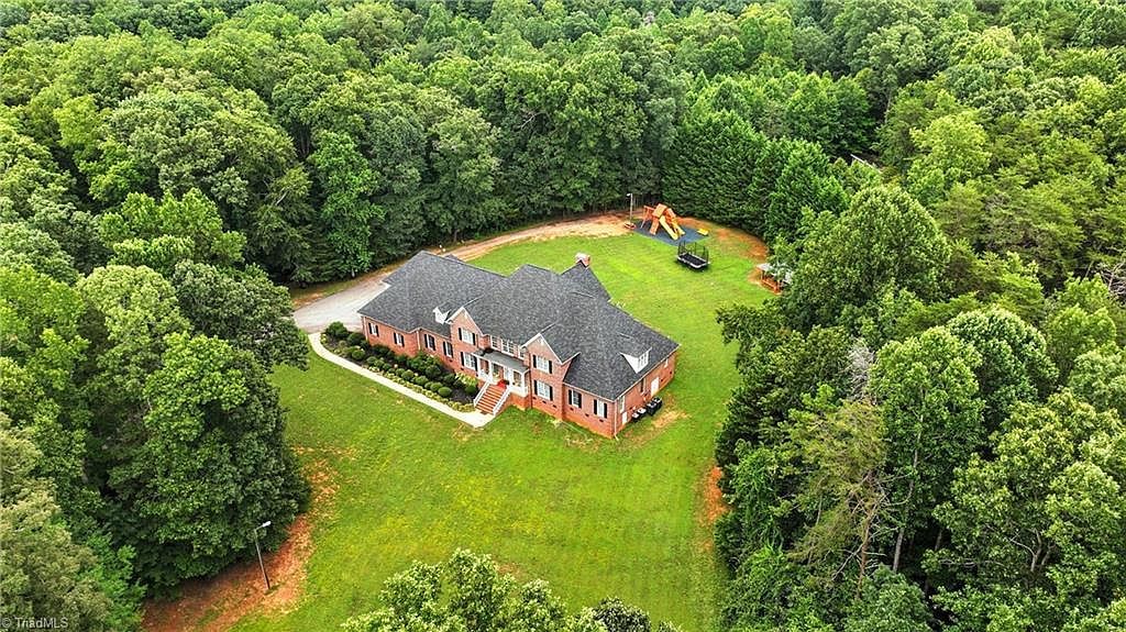 1218 Enchanted Forest Dr Browns Summit, NC 27214 - Thumbnail 3