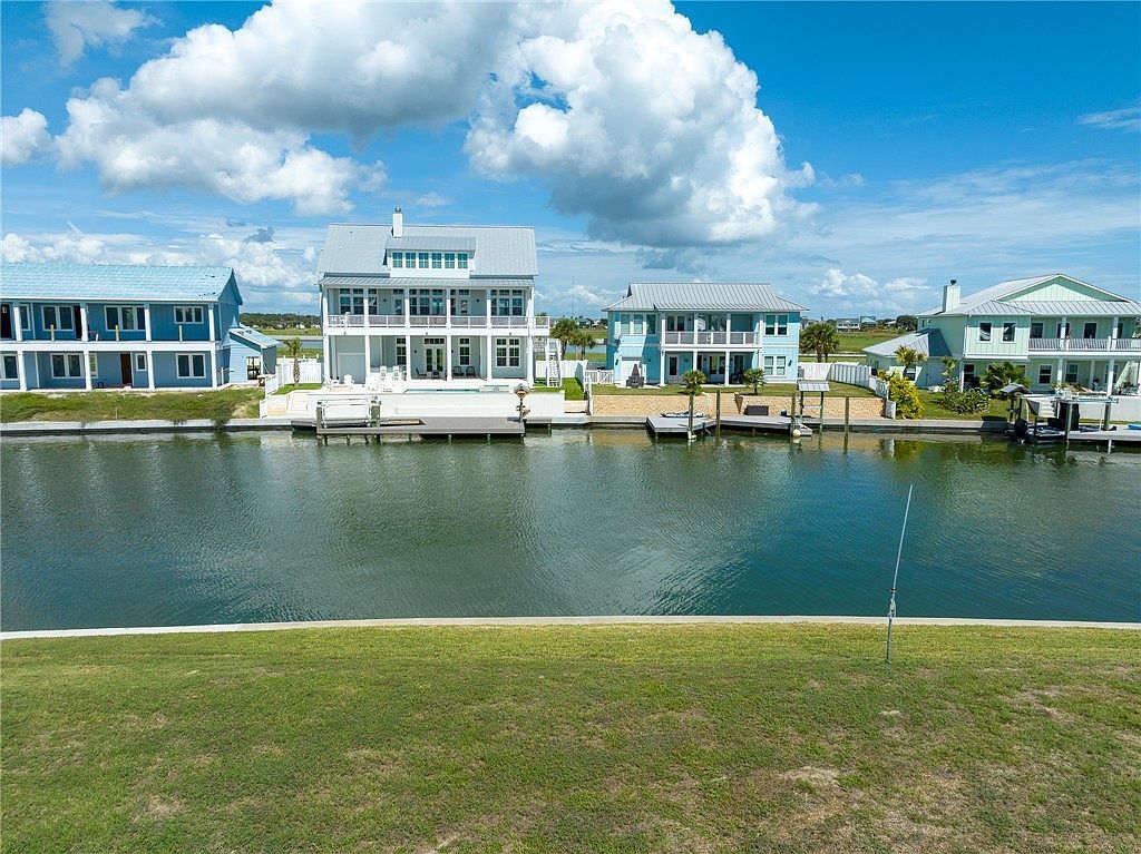 1045 Fiji Dr Rockport, TX 78382 - Thumbnail 3