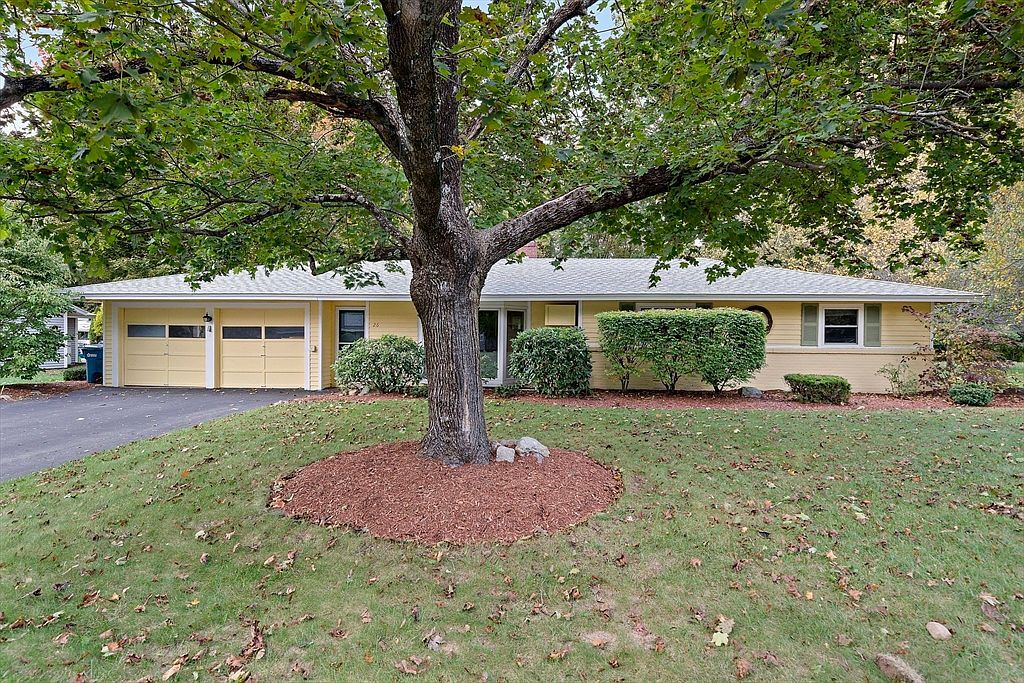 26 Wentworth Rd Canton, MA 02021 - Thumbnail 3