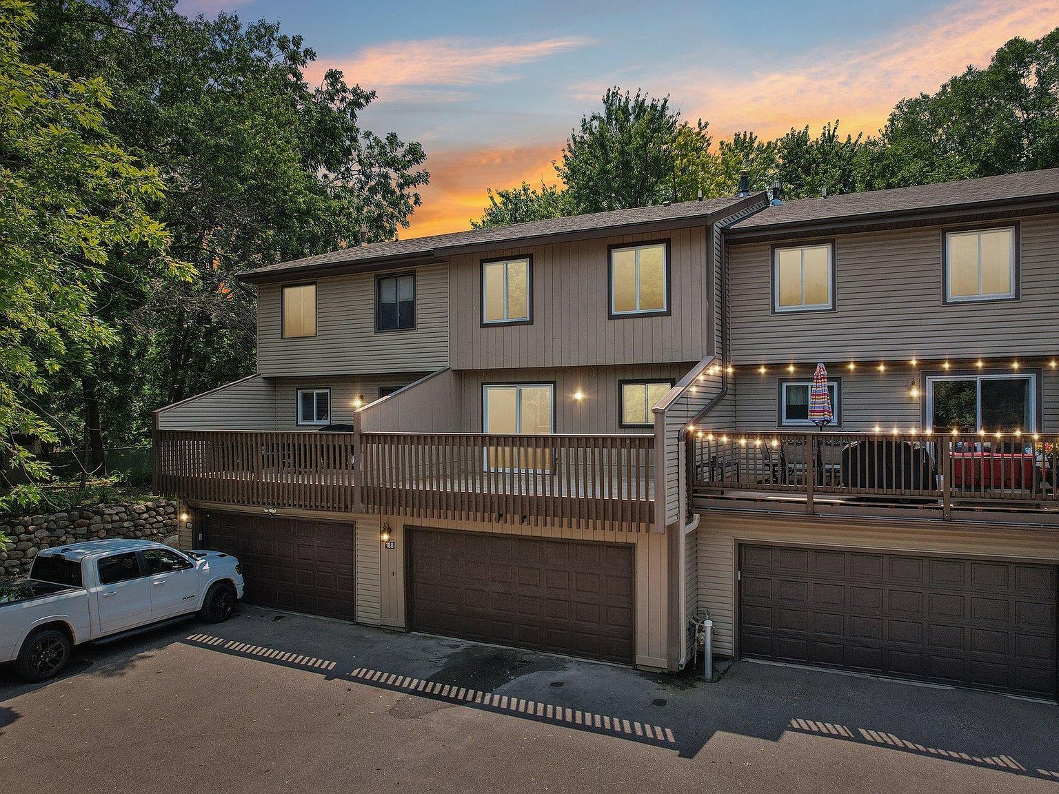 188 River Woods Ln Burnsville, MN 55337 - Thumbnail 3