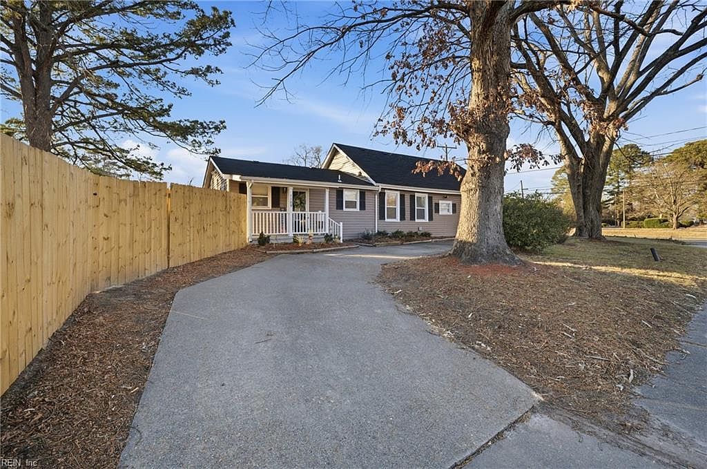 1109 Fentress Rd Chesapeake, VA 23322 - Thumbnail 3