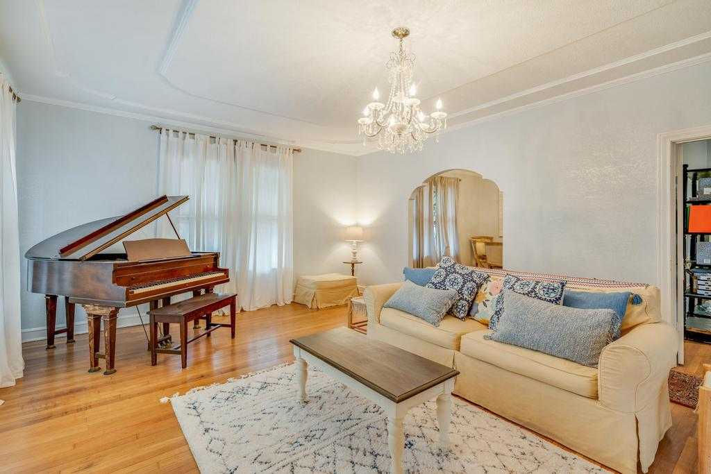 2301 Buena Vista Street, San Antonio, TX, USA, 78207 - Thumbnail 3