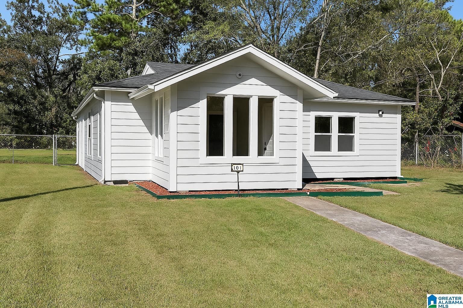 101 Livingston Ct Bessemer, AL 35020 - Thumbnail 3