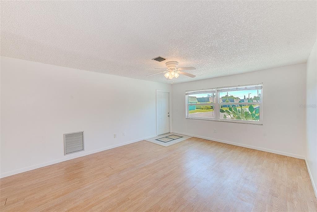 7081 Lafayette N Pinellas Park, FL 33781 - Thumbnail 3