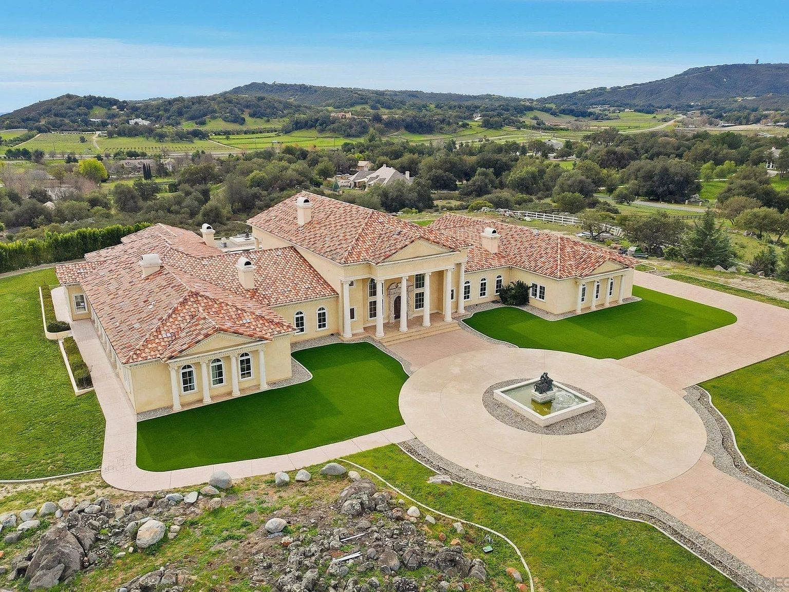 19319 Calle Juanito Murrieta, CA 92562 - Thumbnail 3