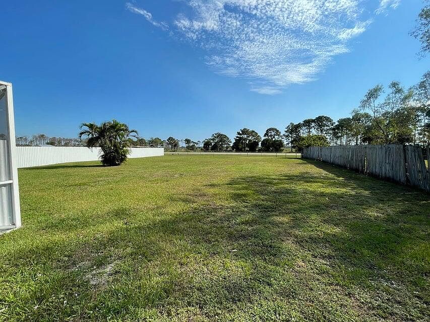 1669 SE North Blackwell Dr Port Saint Lucie, FL 34952 - Thumbnail 3