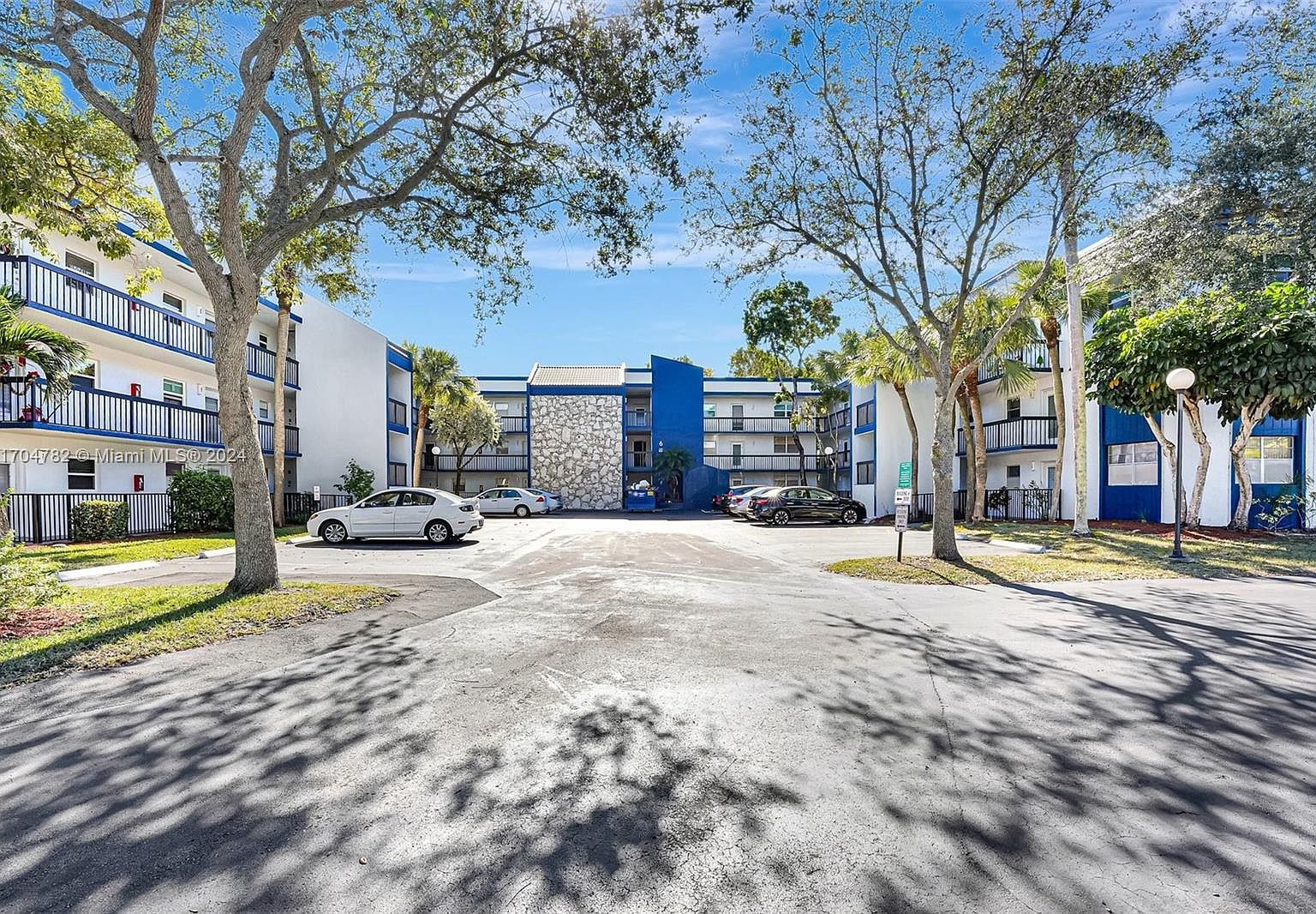 3170 Holiday Springs Blvd #6-209 Margate, FL 33063 - Thumbnail 3