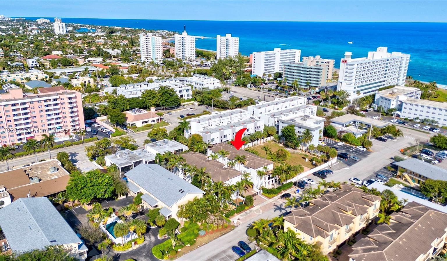 3241 NE 13th St Pompano Beach, FL 33062 - Thumbnail 3