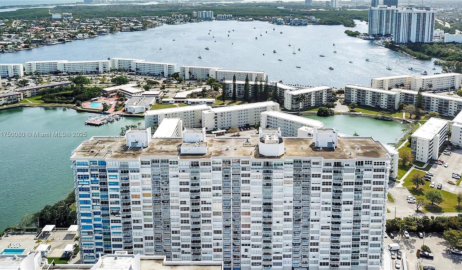 18051 Biscayne Blvd APT 801 North Miami Beach, FL 33160 - Thumbnail 3