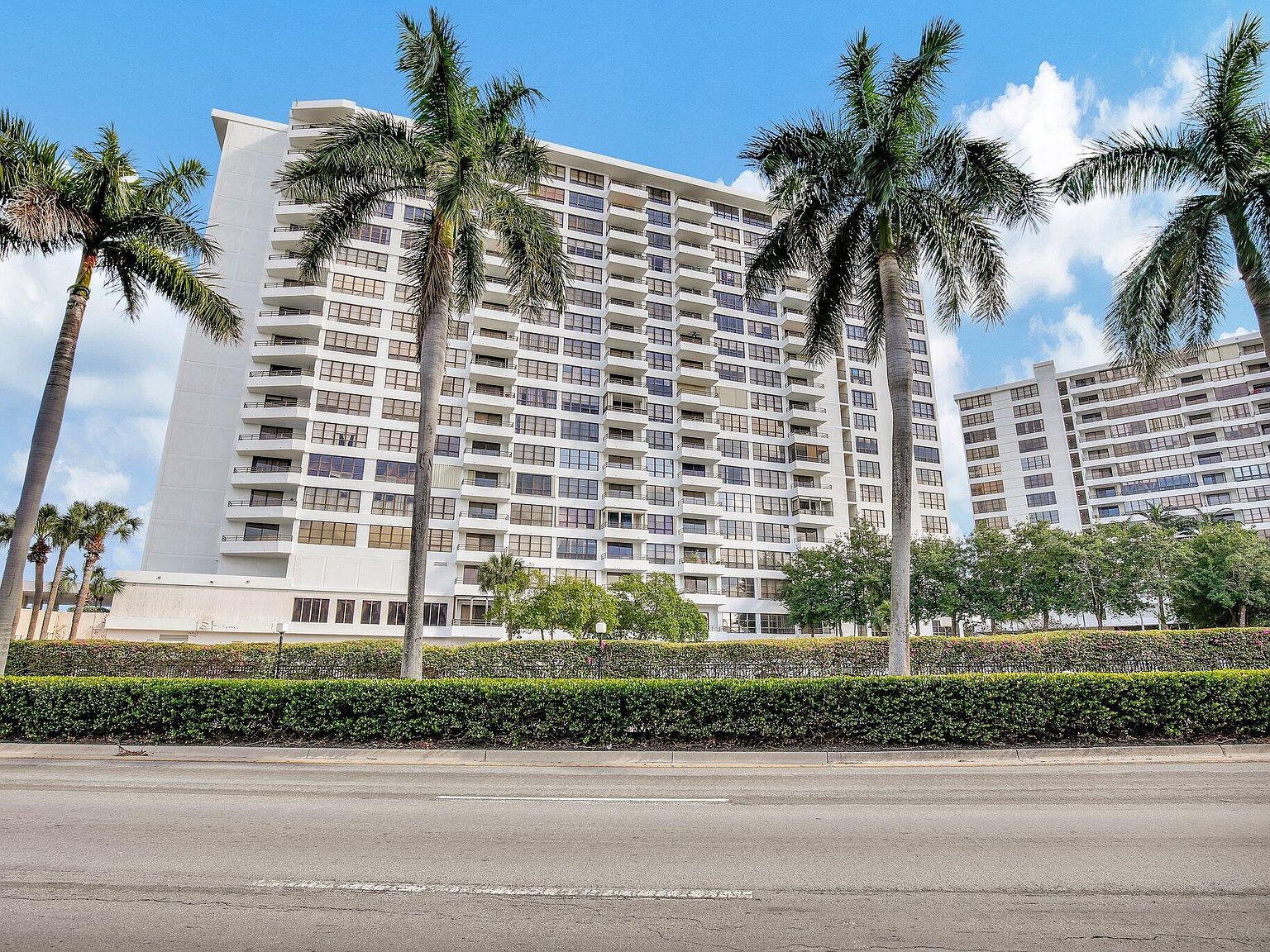 600 Three Islands Blvd APT 808 Hallandale Beach, FL 33009 - Thumbnail 3