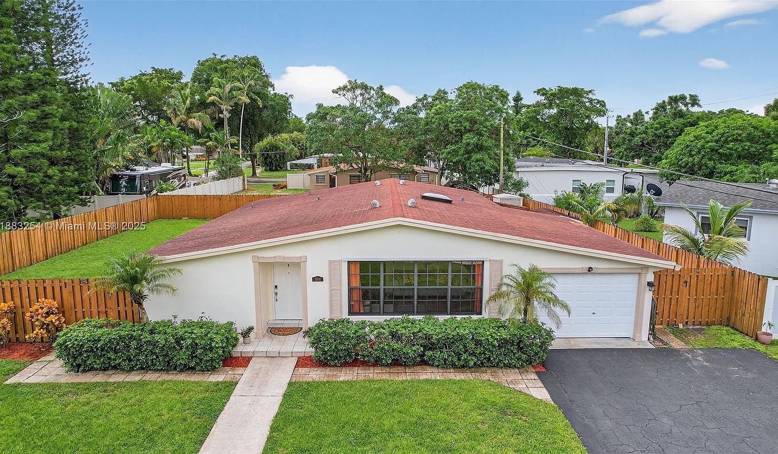 5260 Redwood Ct Plantation, FL 33317 - Thumbnail 3